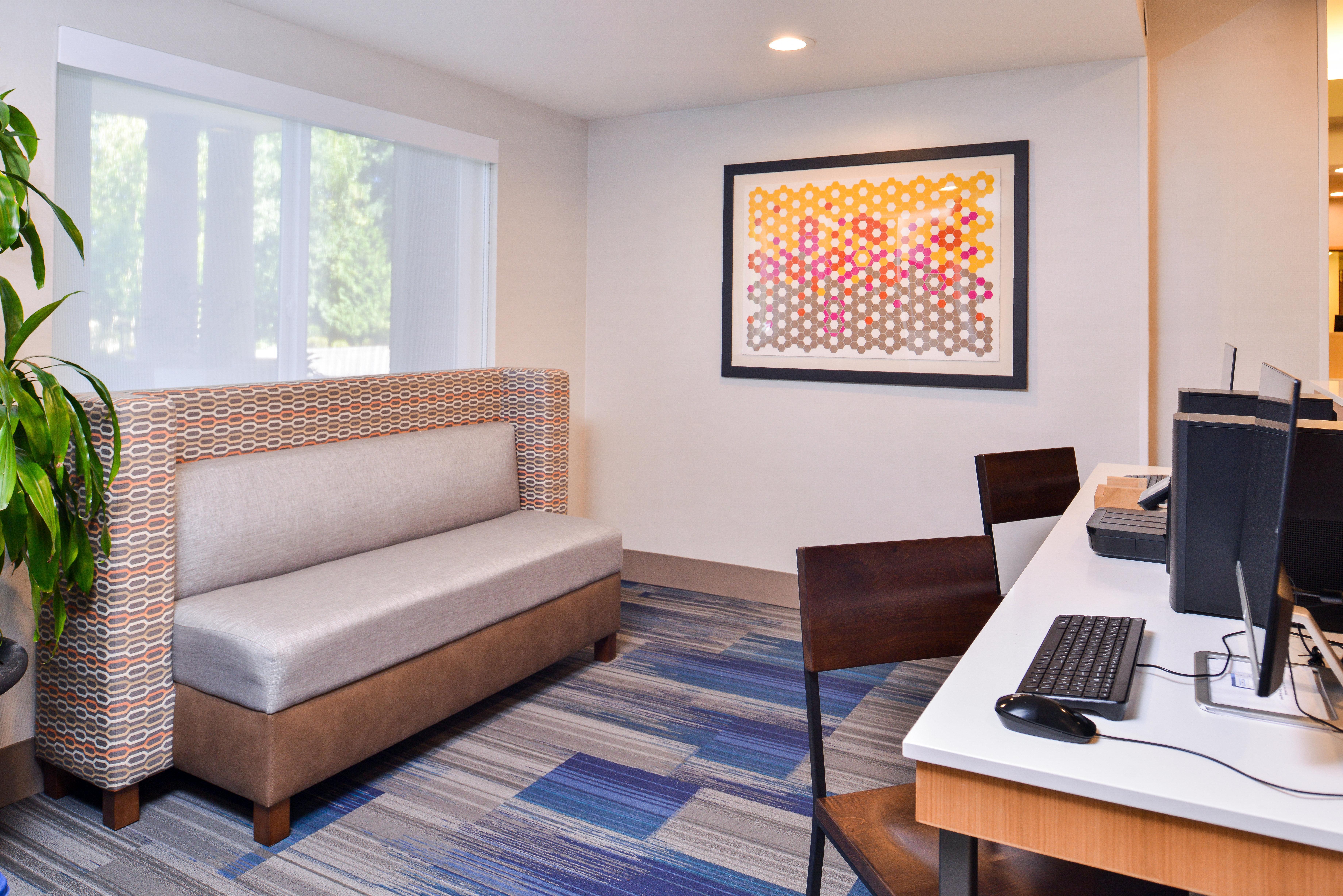 Holiday Inn Express & Suites Lacey - Olympia By Ihg Εξωτερικό φωτογραφία