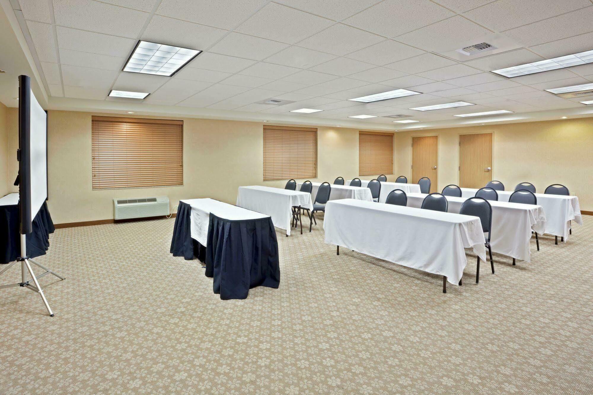 Holiday Inn Express & Suites Lacey - Olympia By Ihg Εξωτερικό φωτογραφία